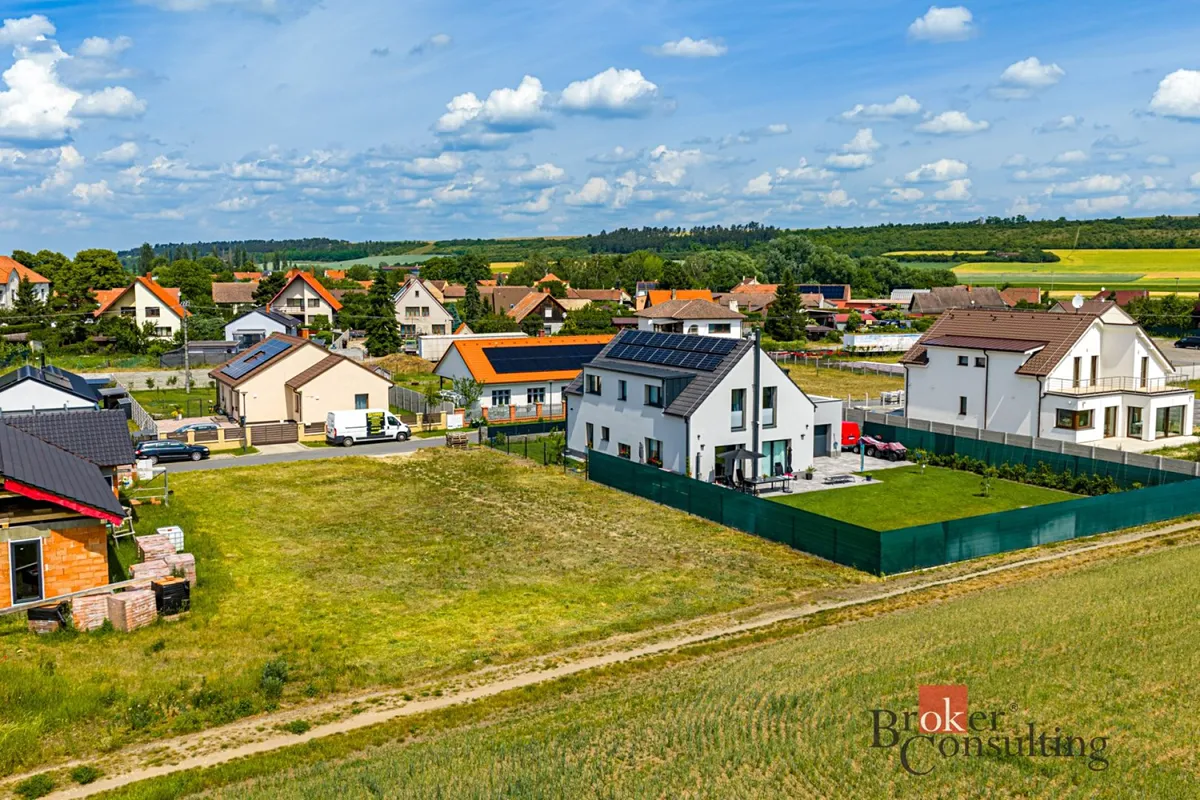 Prodej stavebního pozemku 827 m²