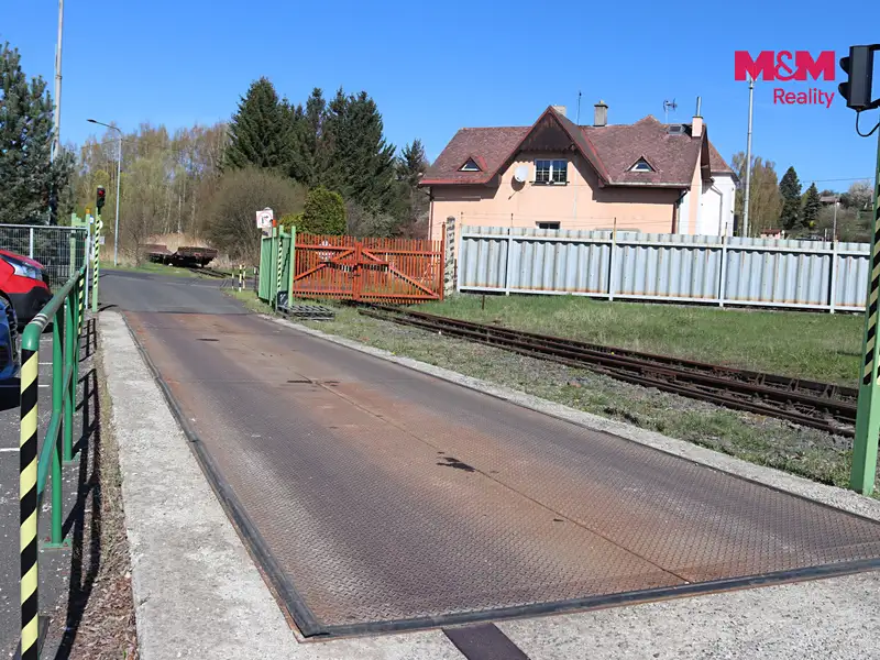 Pronájem skladového prostoru 850 m², Ostrov – náhled fotky 2