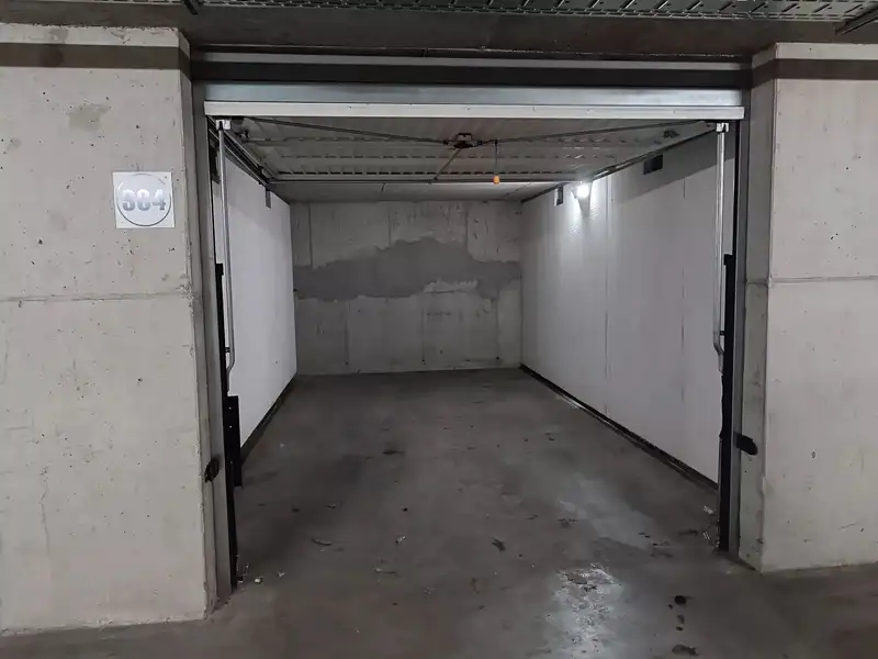 Prodej garáže 16 m², Praha – náhled fotky 2