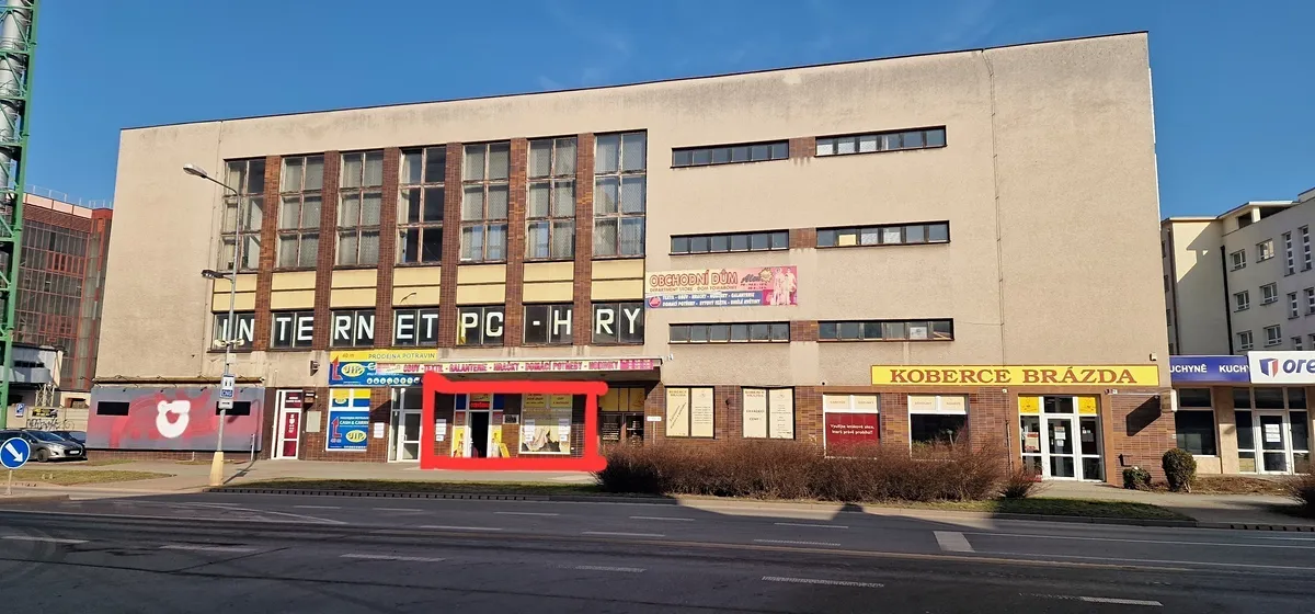 Pronájem obchodního prostoru 700 m²
