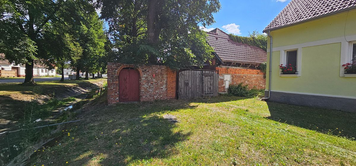 Prodej rodinného domu 198 m², pozemek 929 m²