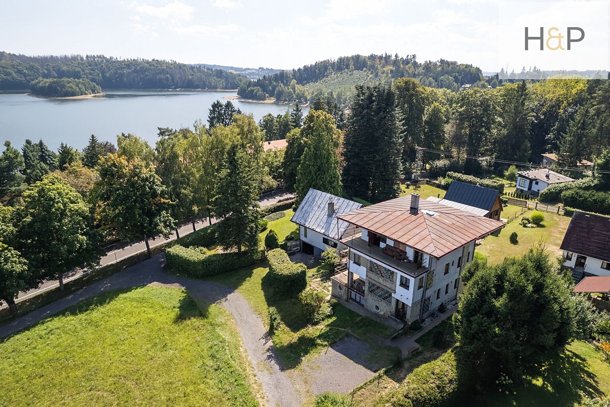 Prodej rodinného domu 365 m², pozemek 481 m²