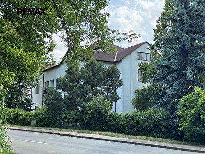 Prodej komerční nemovitosti 1551 m²