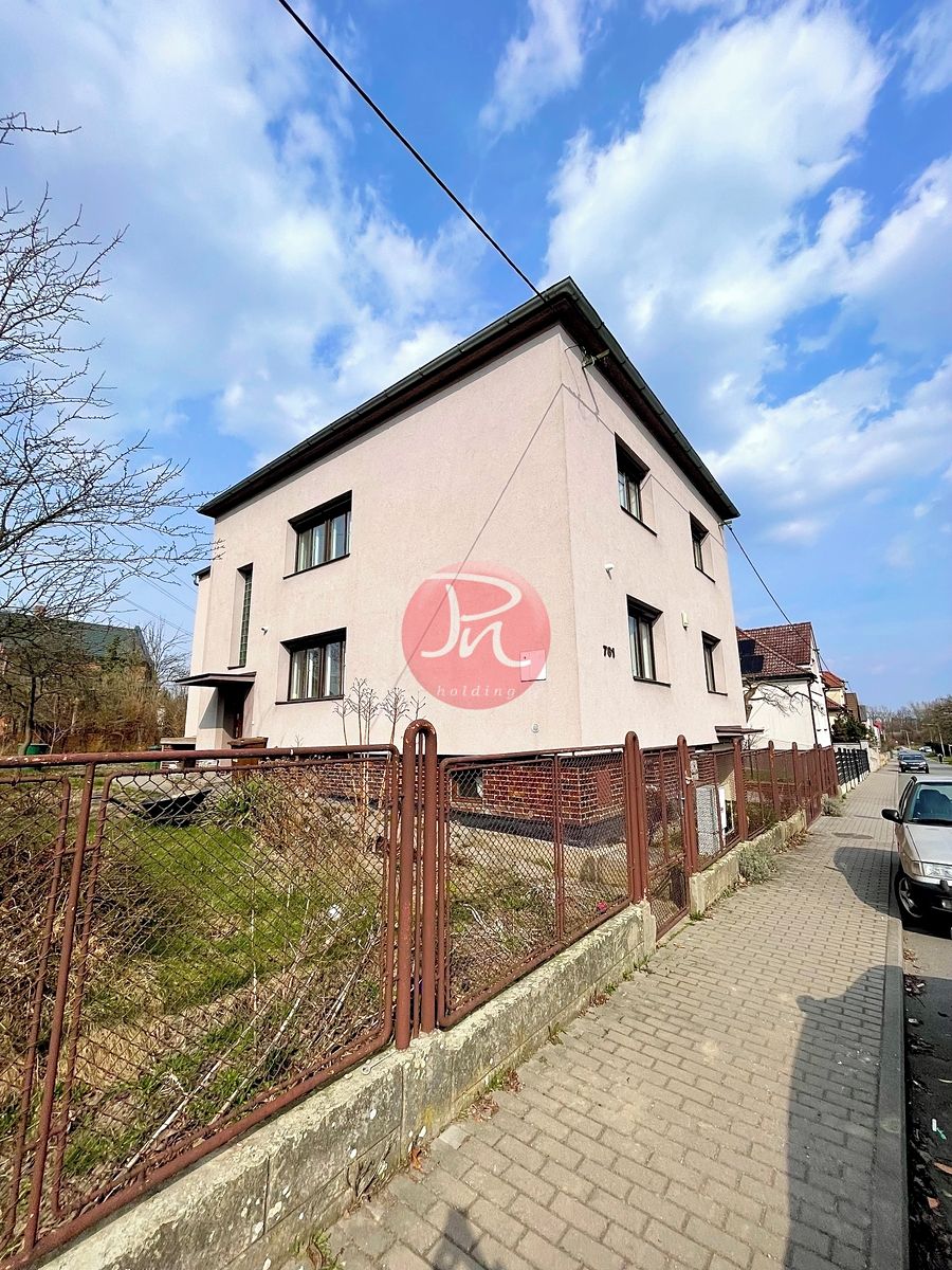 Pronájem rodinného domu 230 m², pozemek 673 m² – fotografie 2