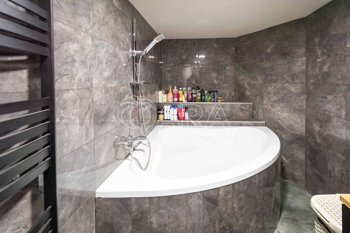 Prodej rodinného domu 111 m², pozemek 629 m² – fotografie 2