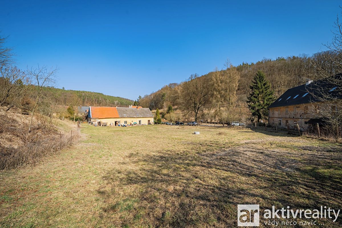 Prodej stavebního pozemku 5862 m² – fotografie 5