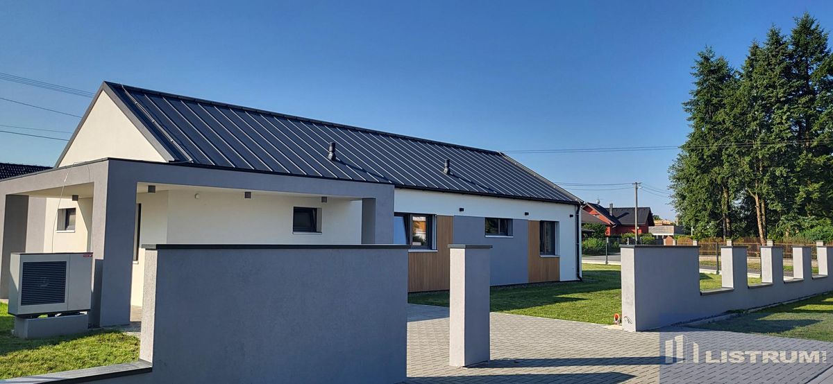 Prodej rodinného domu 146 m², pozemek 990 m² – fotografie 2