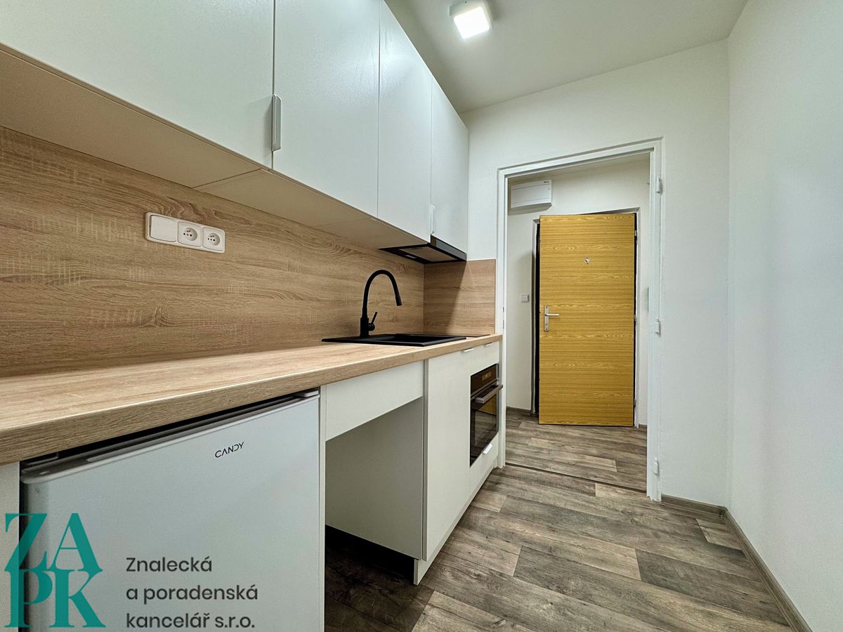 Pronájem bytu 1+kk 28 m²