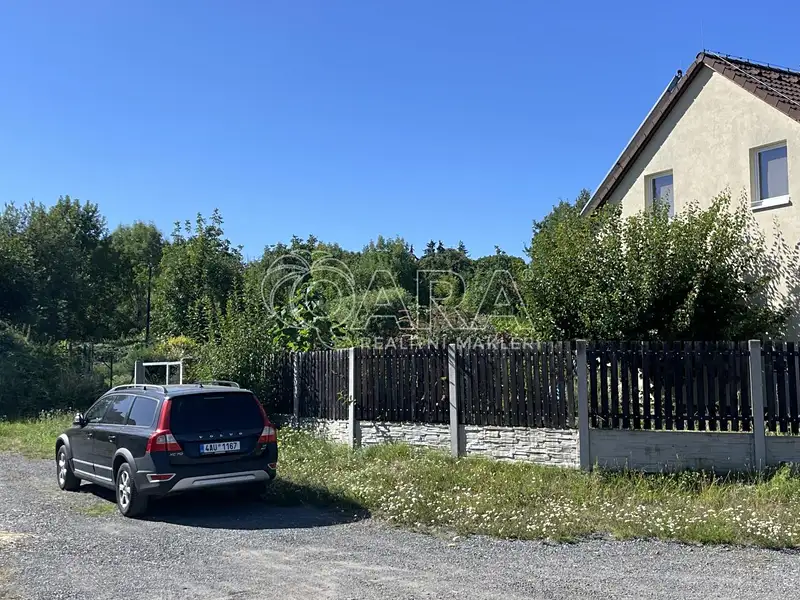 Prodej stavebního pozemku 812 m², Hradešín – náhled fotky 2