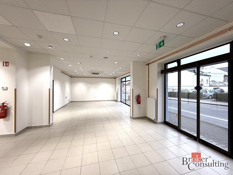 Pronájem komerčního prostoru, 200 m² (4 z 12)