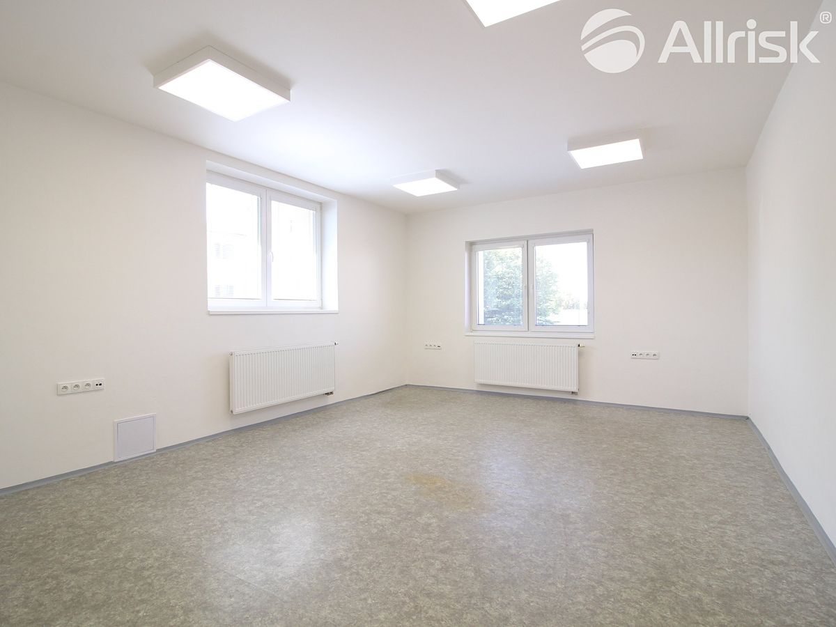 Pronájem kanceláře 173 m²