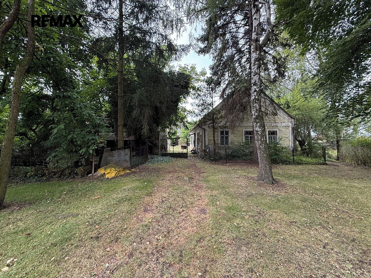 Prodej rodinného domu 230 m², pozemek 1942 m²