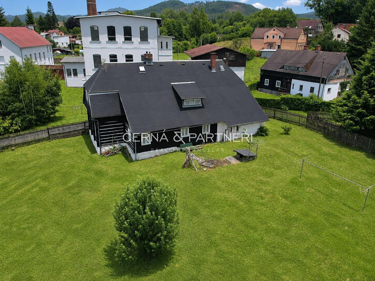 Prodej rodinného domu 280 m², pozemek 1200 m² – fotografie 3