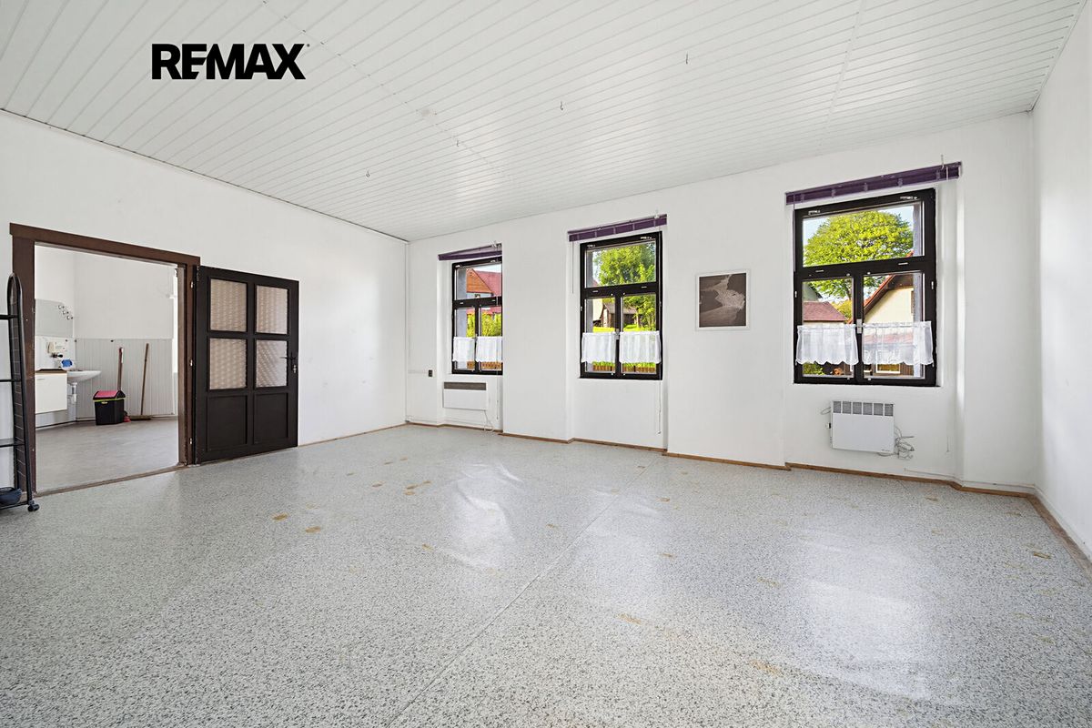 Prodej rodinného domu 220 m², pozemek 507 m² – fotografie 3