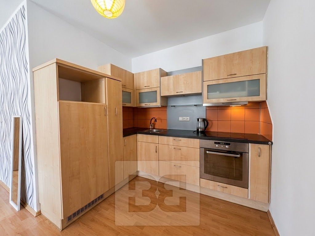Pronájem bytu 1+kk 33 m²