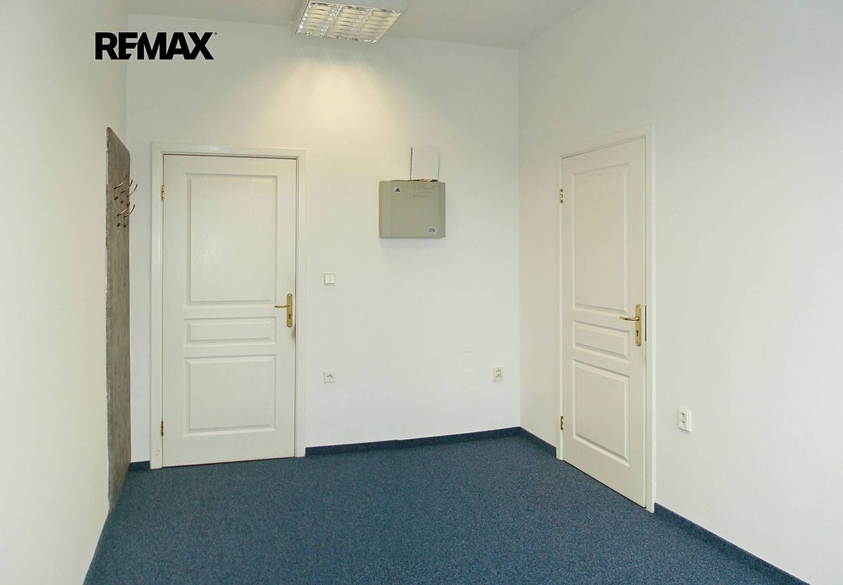 Pronájem kanceláře 12 m² – fotografie 2