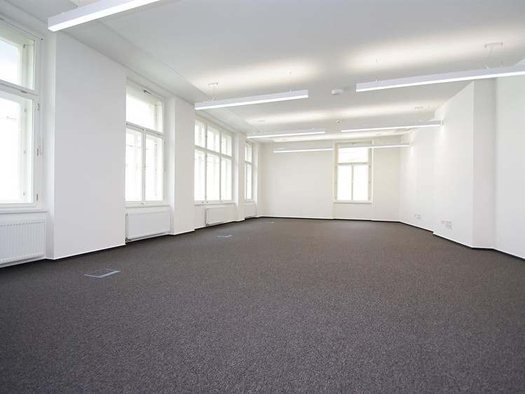 Комерційне приміщення в оренду, 154 м² (1 з 17)