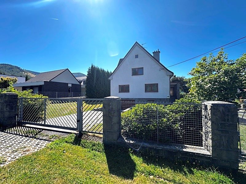 Prodej rodinného domu 150 m², pozemek 1000 m² – fotografie 2