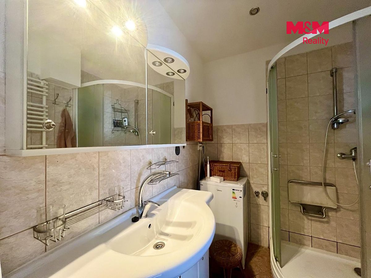 Prodej rodinného domu 190 m², pozemek 751 m² – fotografie 4