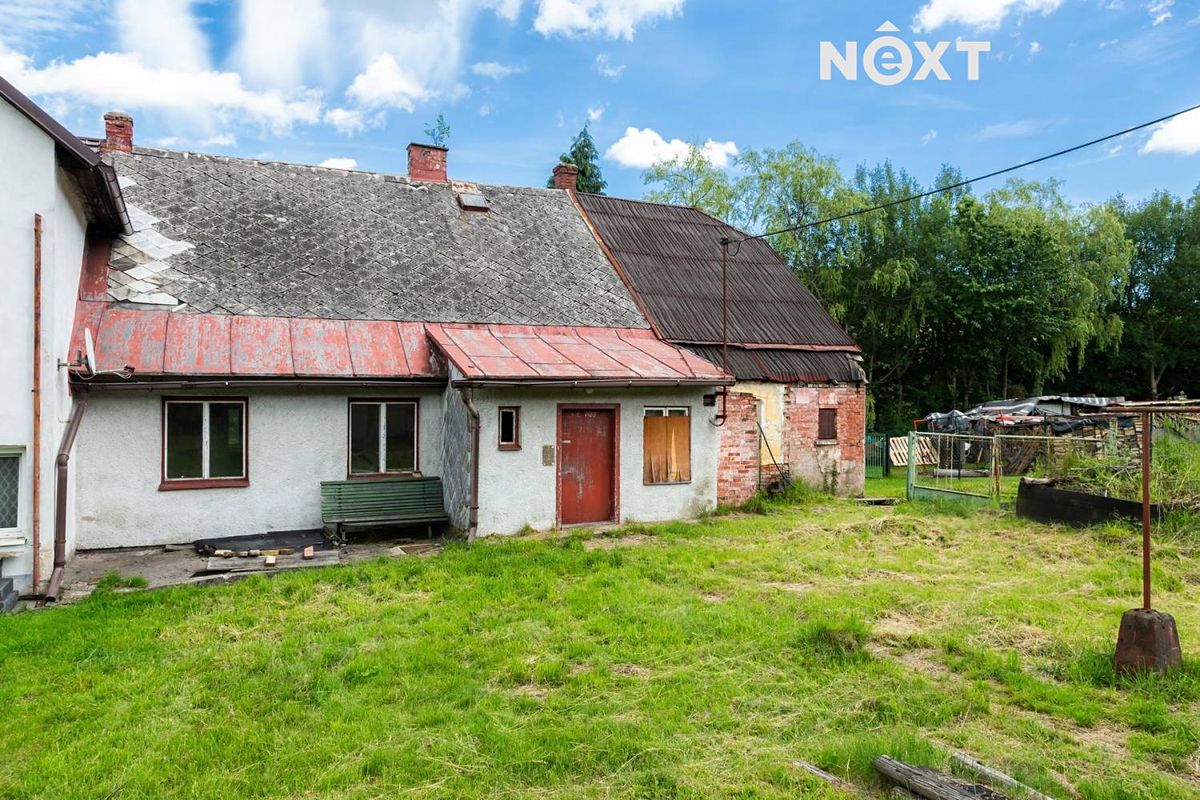 Prodej rodinného domu 349 m², pozemek 1055 m² – fotografie 2