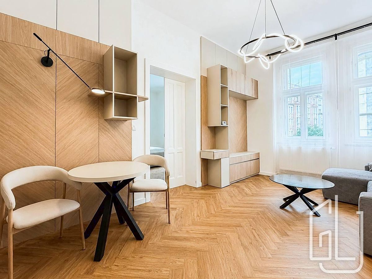 Pronájem bytu 2+kk 64 m² – fotografie 2