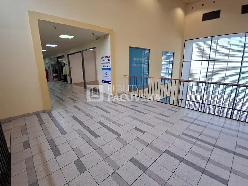 Pronájem obchodního prostoru 61 m², Ústí nad Labem – náhled fotky 2