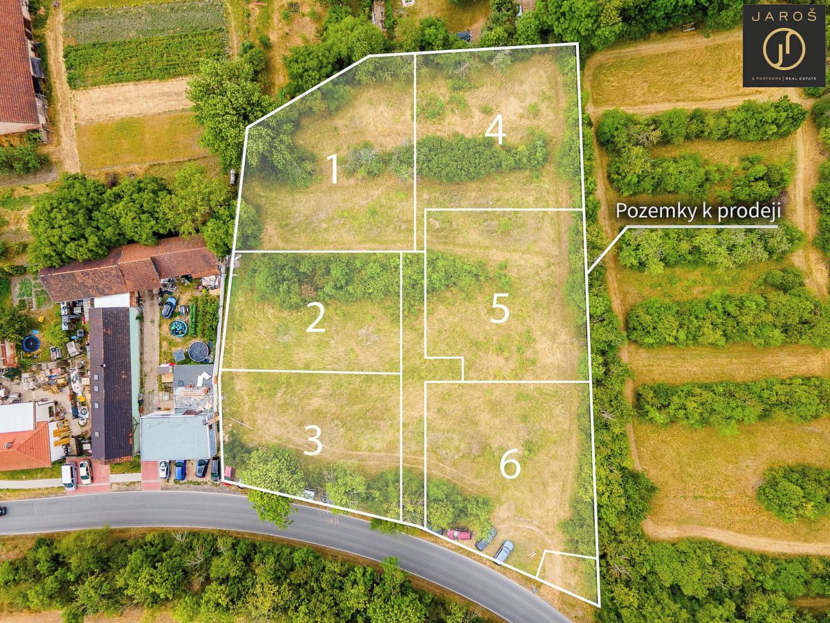 Prodej stavebního pozemku 800 m² – fotografie 3