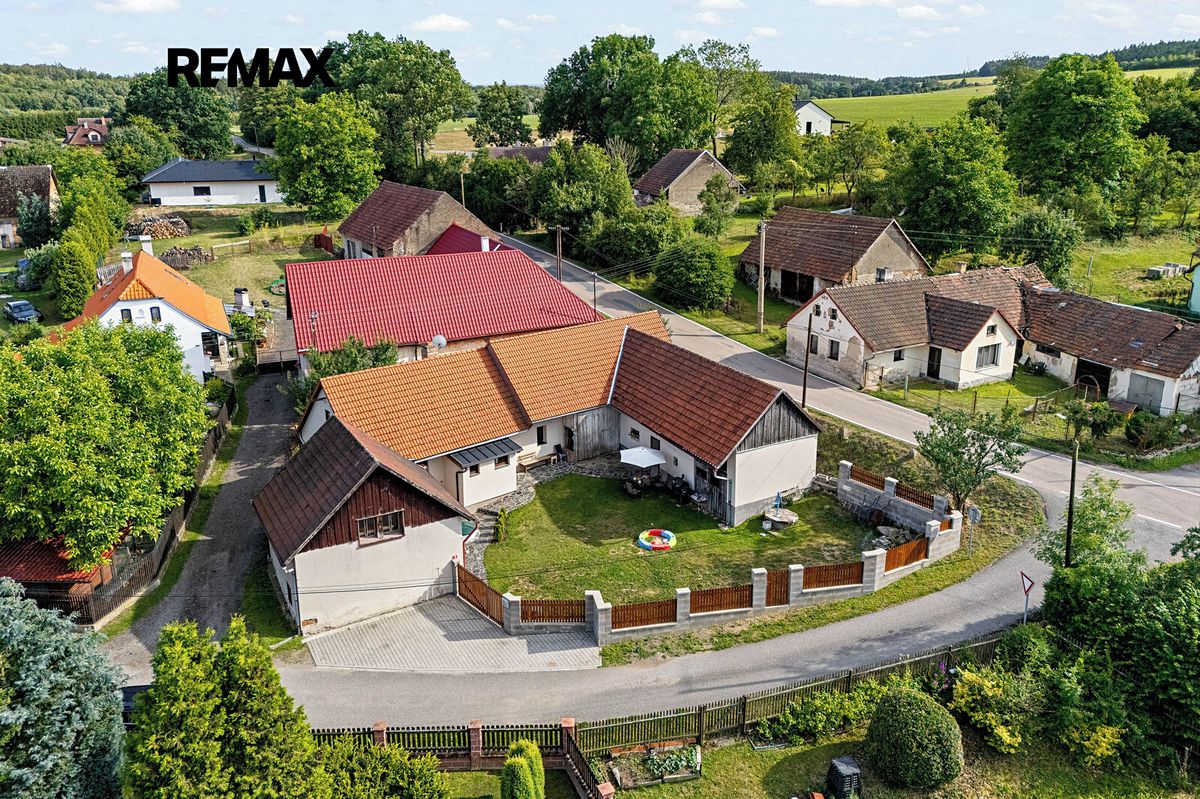 Prodej rodinného domu 250 m², pozemek 573 m²