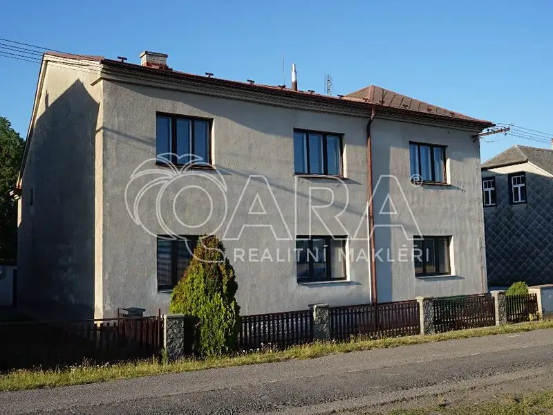 Prodej rodinného domu 240 m², pozemek 937 m², Třebovice – náhled fotky 1