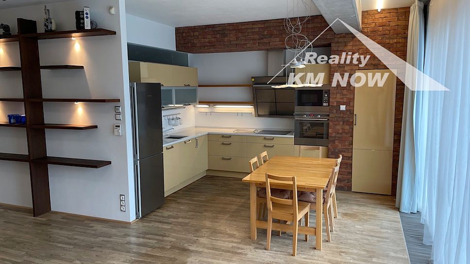 Pronájem bytu 3+kk 94 m²