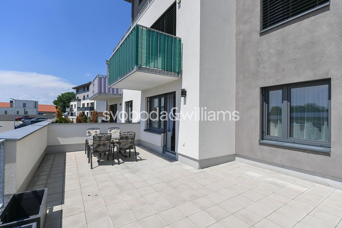 Pronájem bytu 2+kk 49 m² – fotografie 2