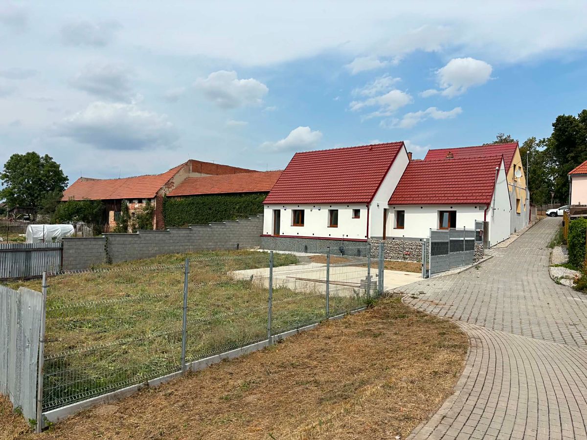 Prodej rodinného domu 85 m², pozemek 300 m² – fotografie 2