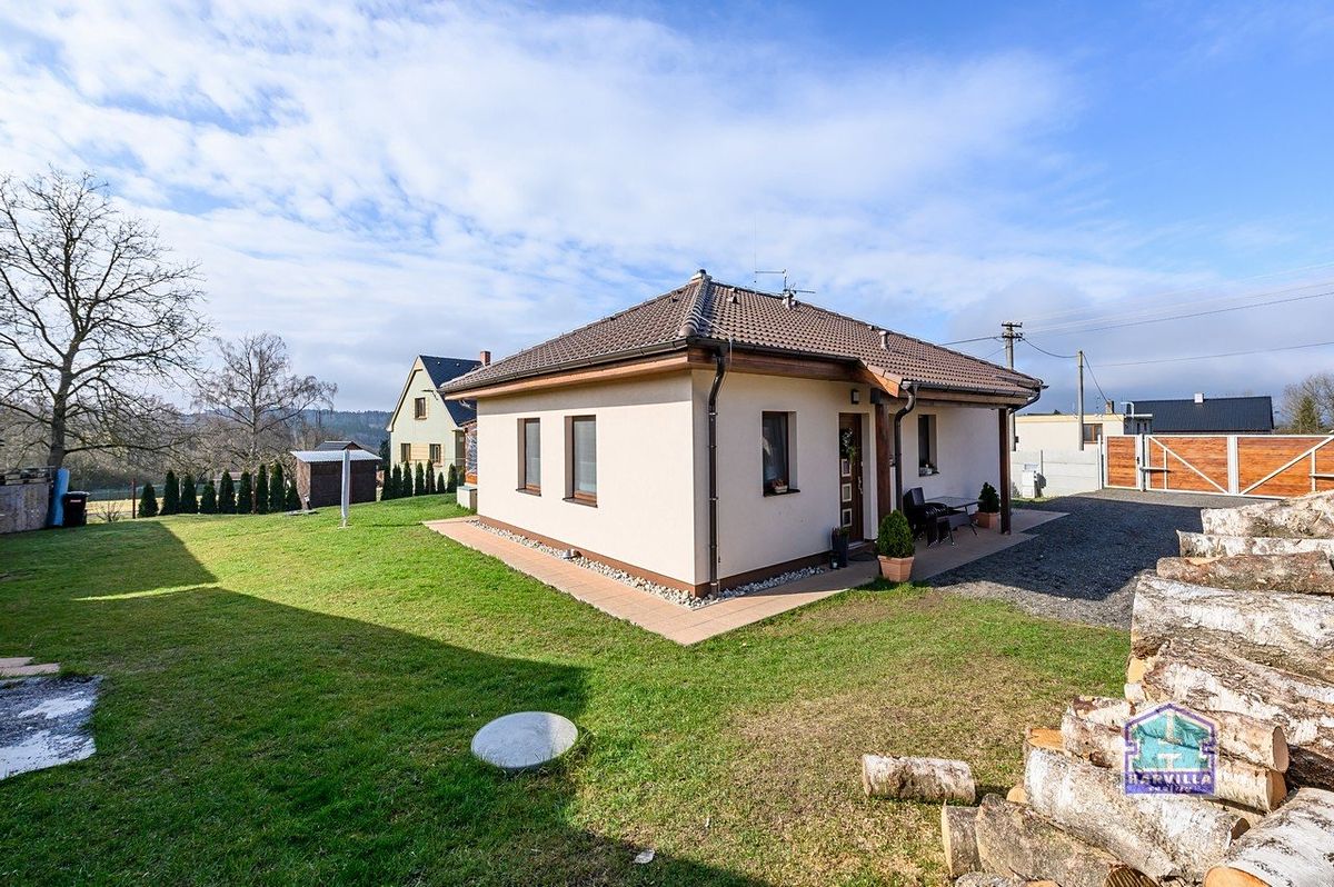 Prodej rodinného domu 80 m², pozemek 1087 m² – fotografie 2