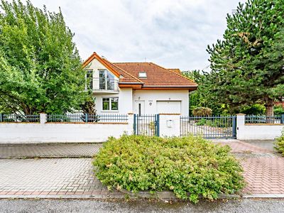 Pronájem rodinného domu 195 m², pozemek 612 m²