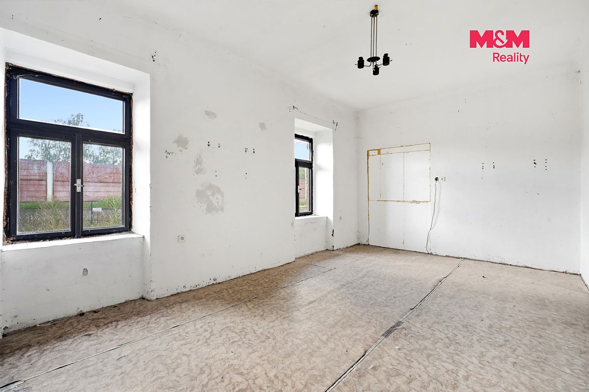 Prodej rodinného domu 290 m², pozemek 676 m² – fotografie 5