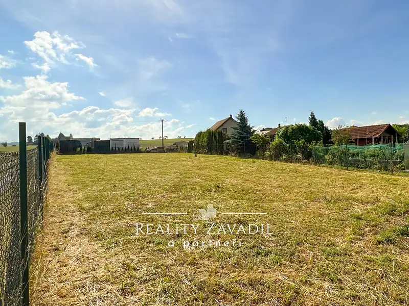 Prodej stavebního pozemku 1579 m², Strančice – náhled fotky 2