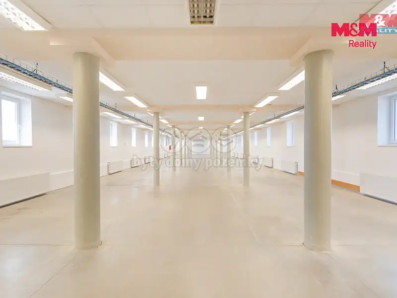 Pronájem skladového prostoru 1187 m², Chuderov – náhled fotky 2