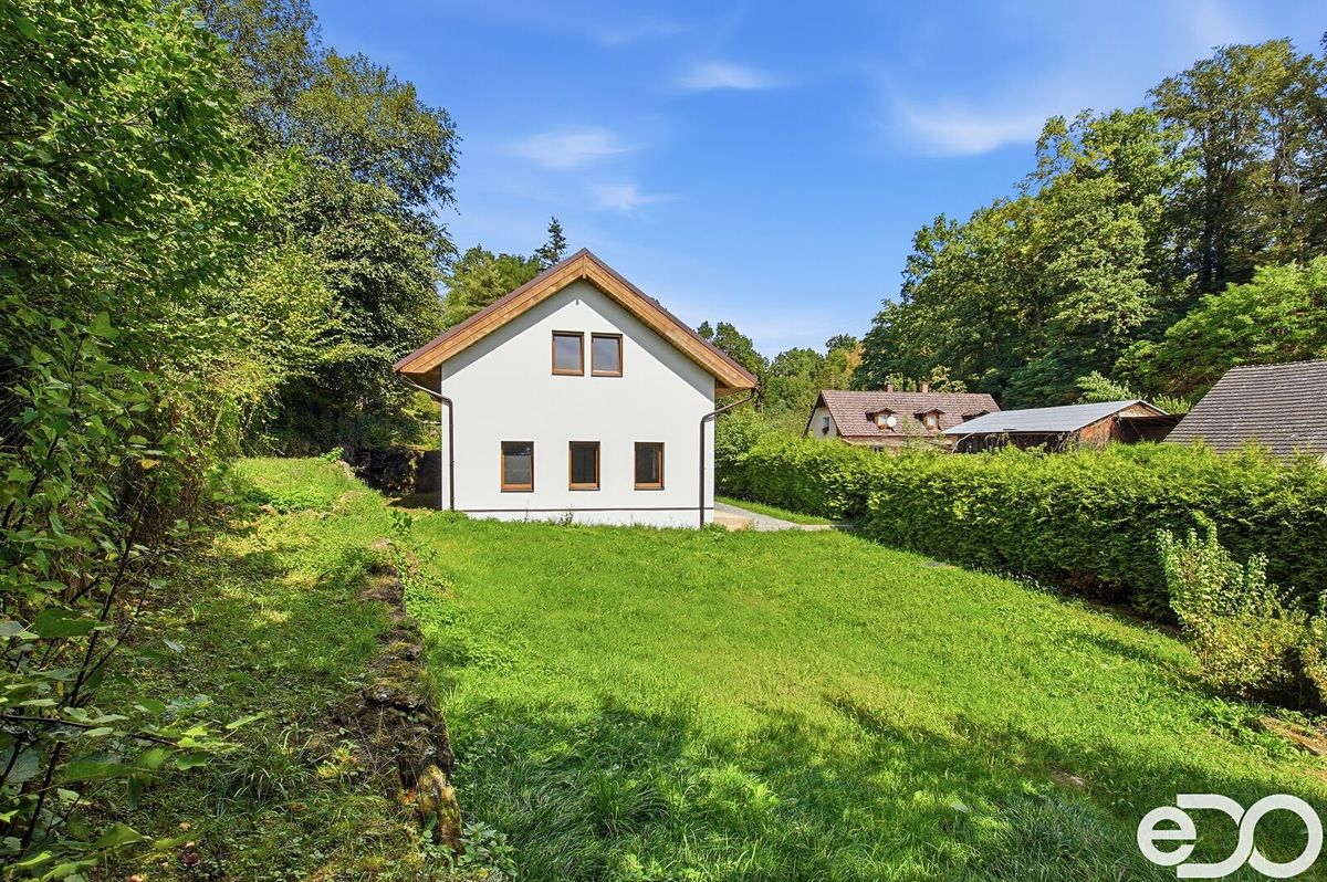 Prodej vícegeneračního domu 232 m², pozemek 789 m² – fotografie 2