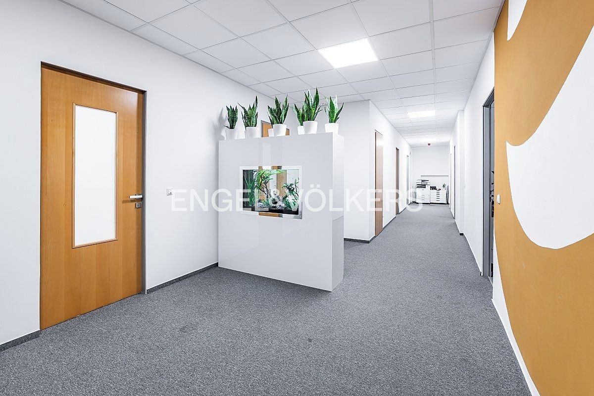 Pronájem kanceláře 110 m² – fotografie 3