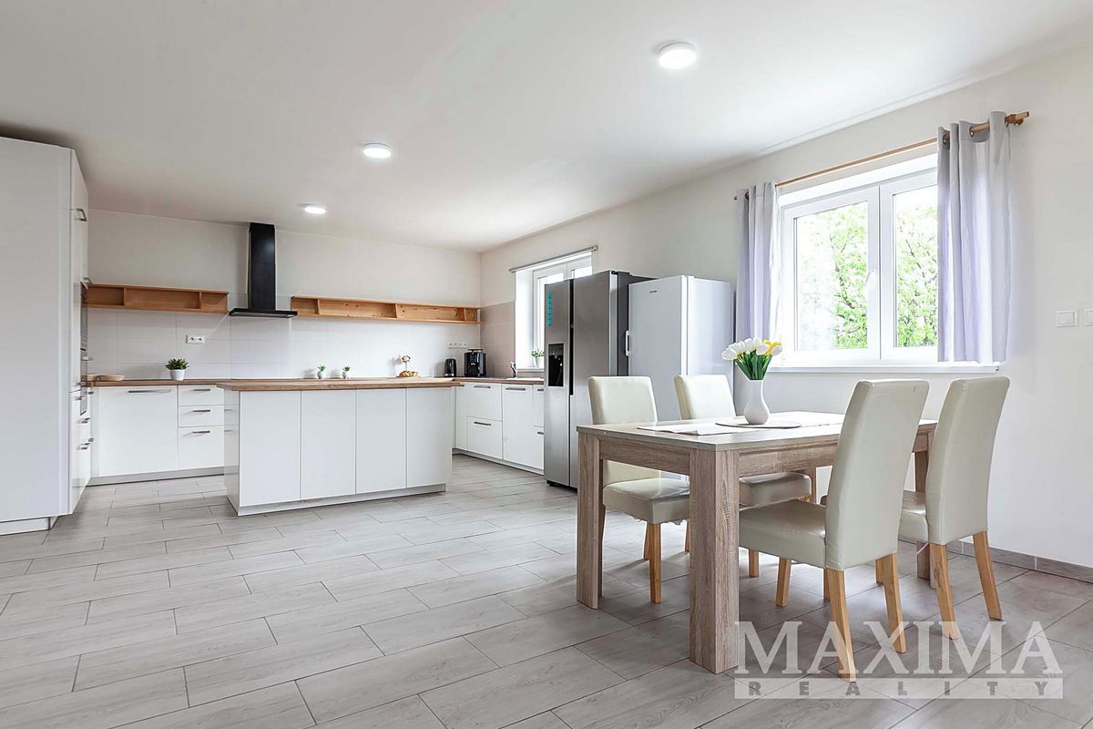 Prodej rodinného domu 170 m², pozemek 947 m² – fotografie 5