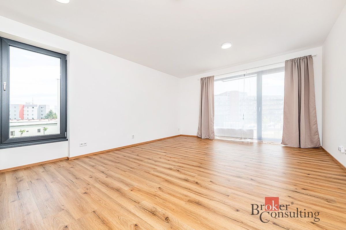 Pronájem bytu 1+kk 47 m² – fotografie 2