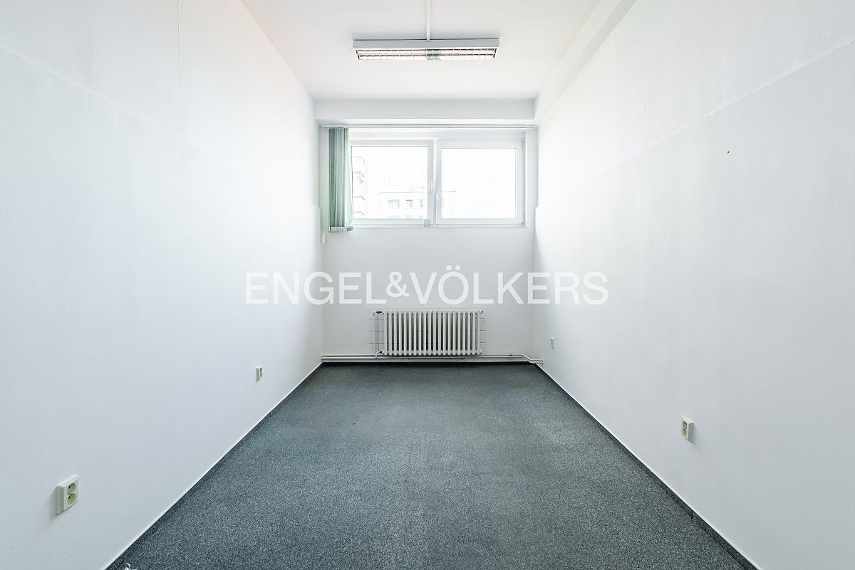 Pronájem kanceláře 18 m² – fotografie 2