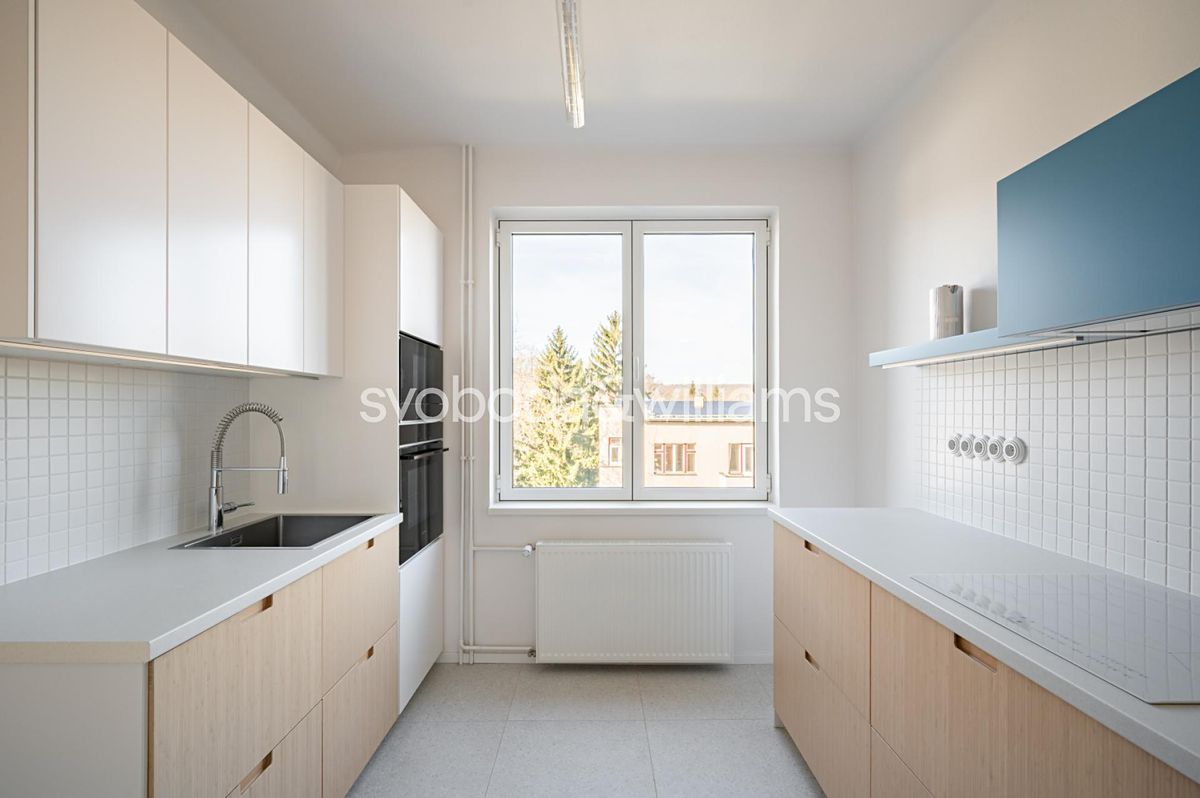 Prodej rodinného domu 171 m², pozemek 1617 m² – fotografie 2