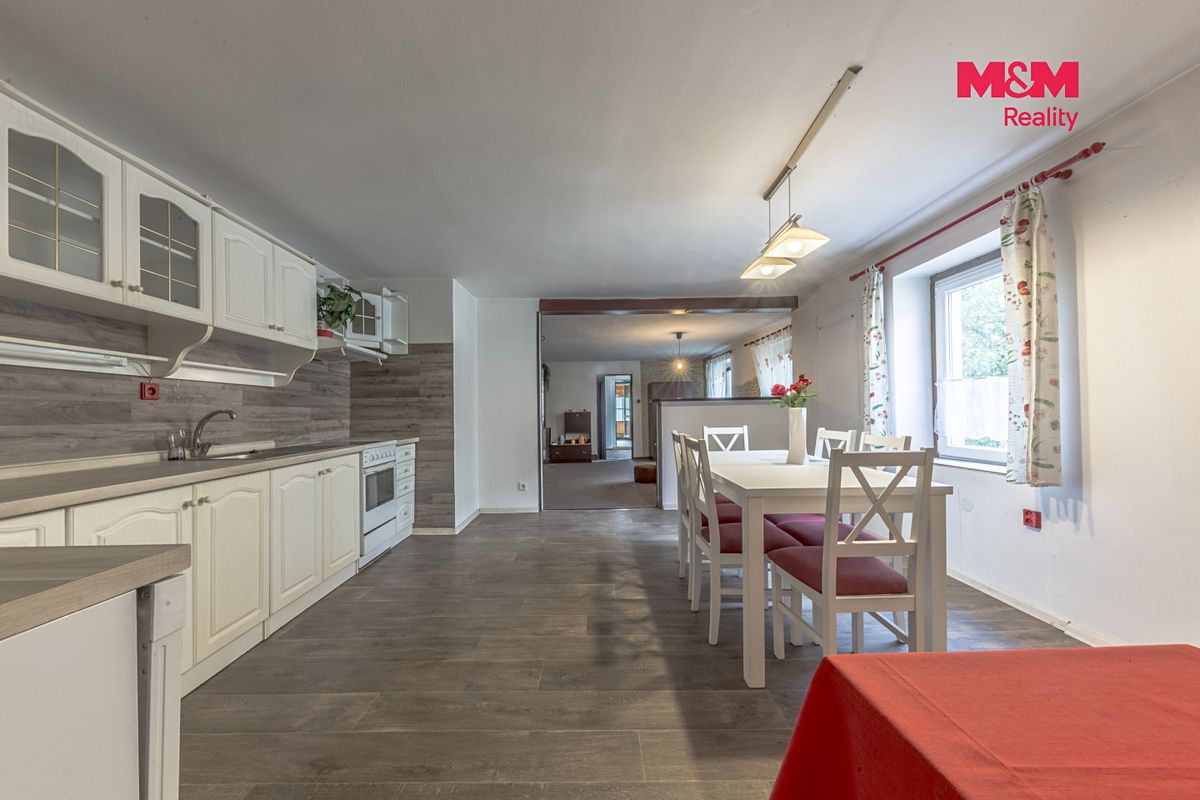 Prodej rodinného domu 140 m², pozemek 397 m² – fotografie 3