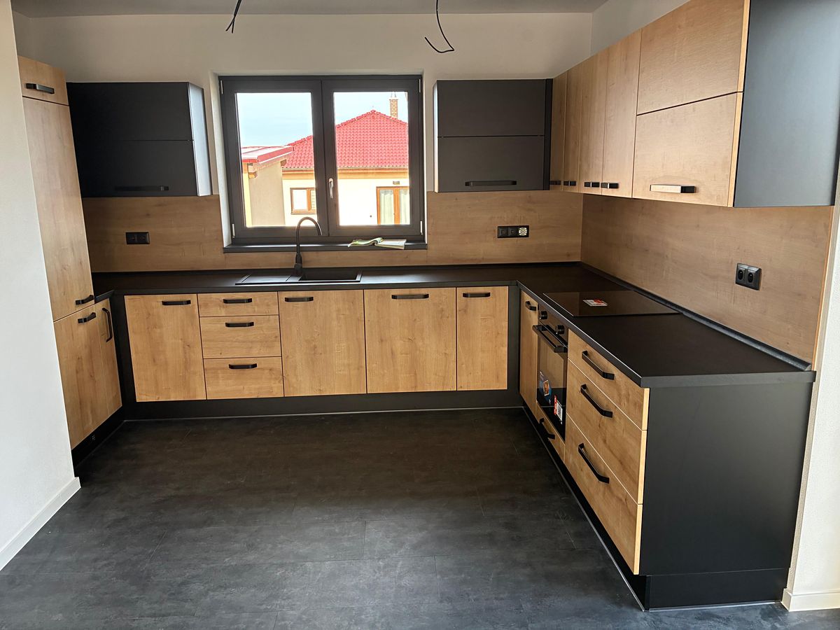 Prodej rodinného domu 130 m², pozemek 814 m² – fotografie 2