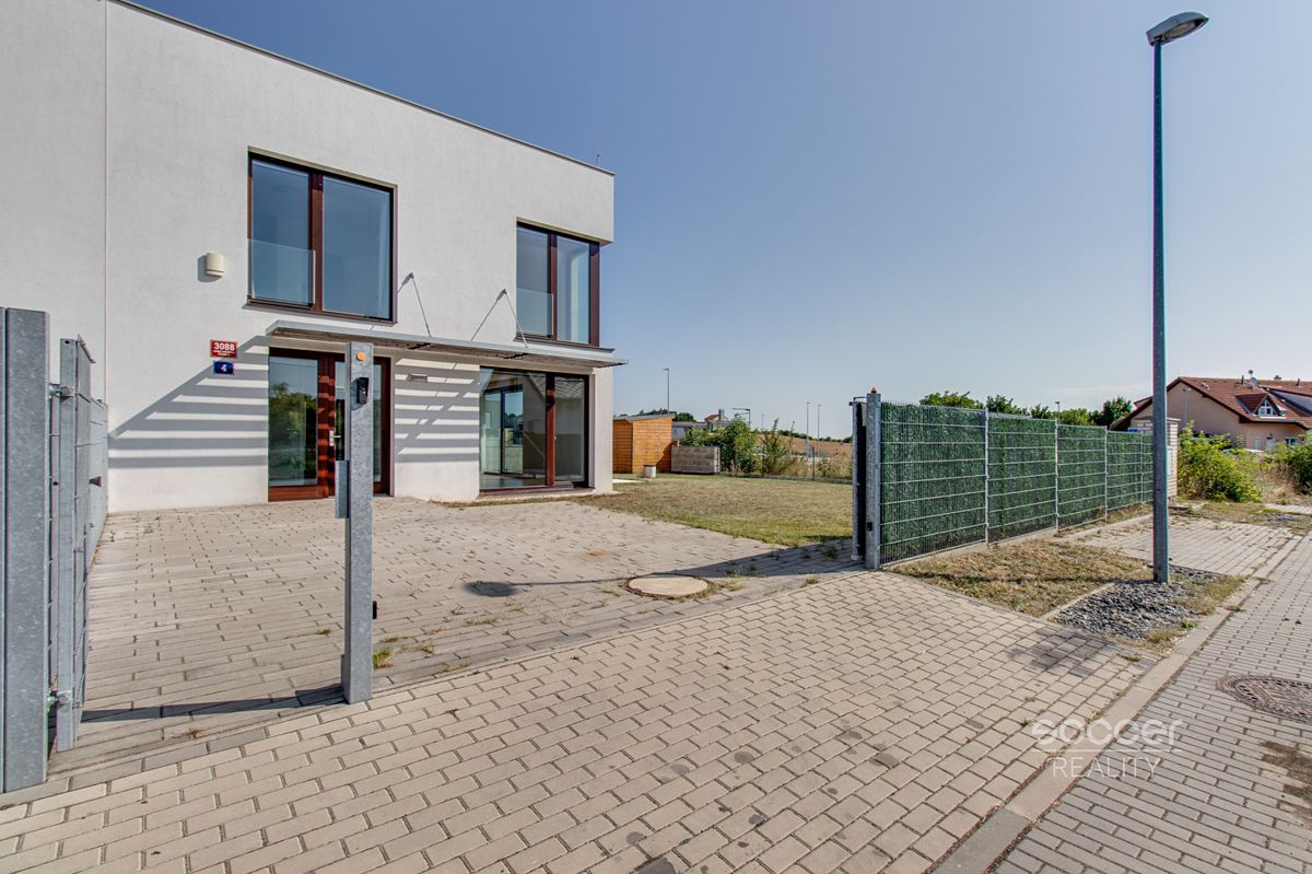 Pronájem rodinného domu 137 m², pozemek 370 m² – fotografie 4