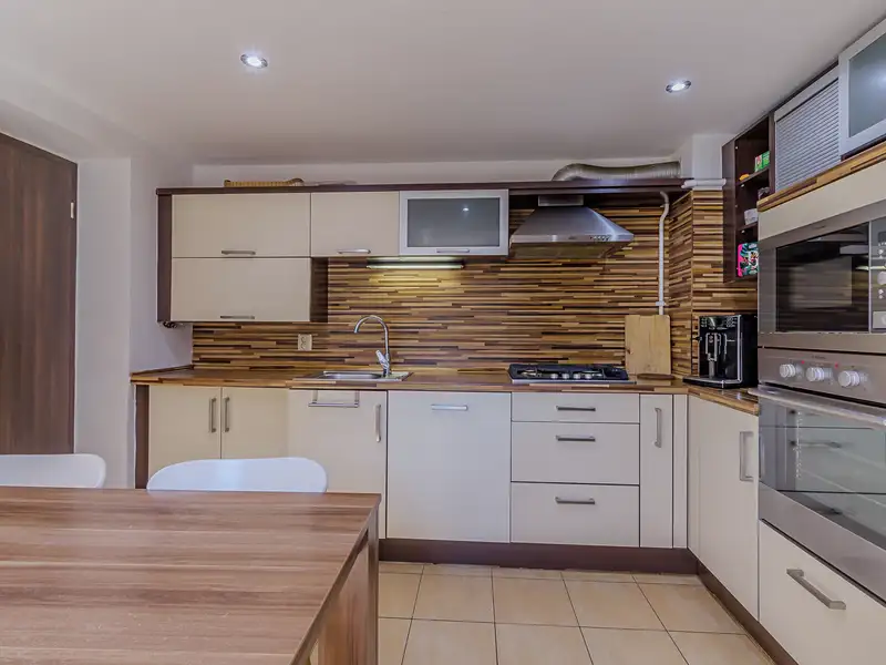 Prodej rodinného domu 130 m², pozemek 377 m², Doksy – náhled fotky 2