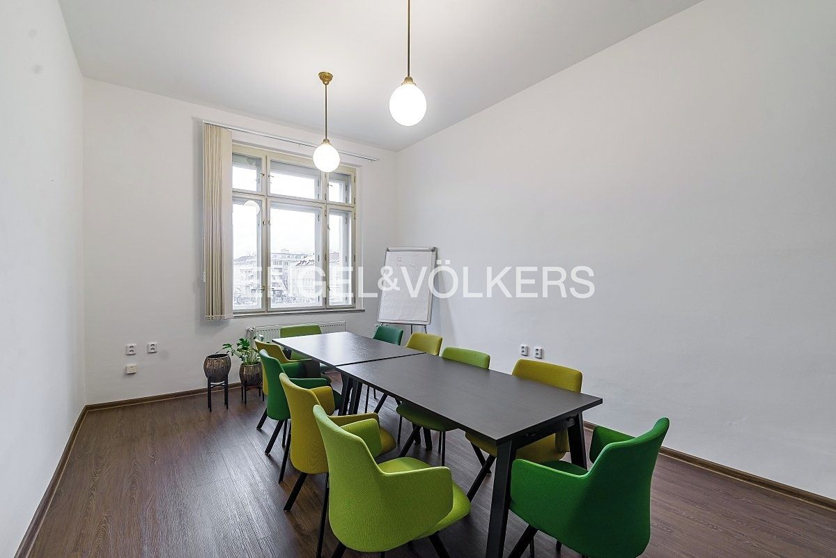 Pronájem kanceláře 224 m²