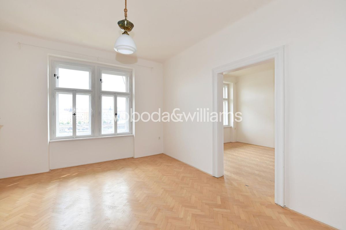 Pronájem bytu 2+1 81 m² – fotografie 3