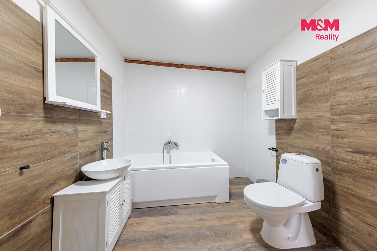 Prodej rodinného domu 327 m², pozemek 220 m² – fotografie 4